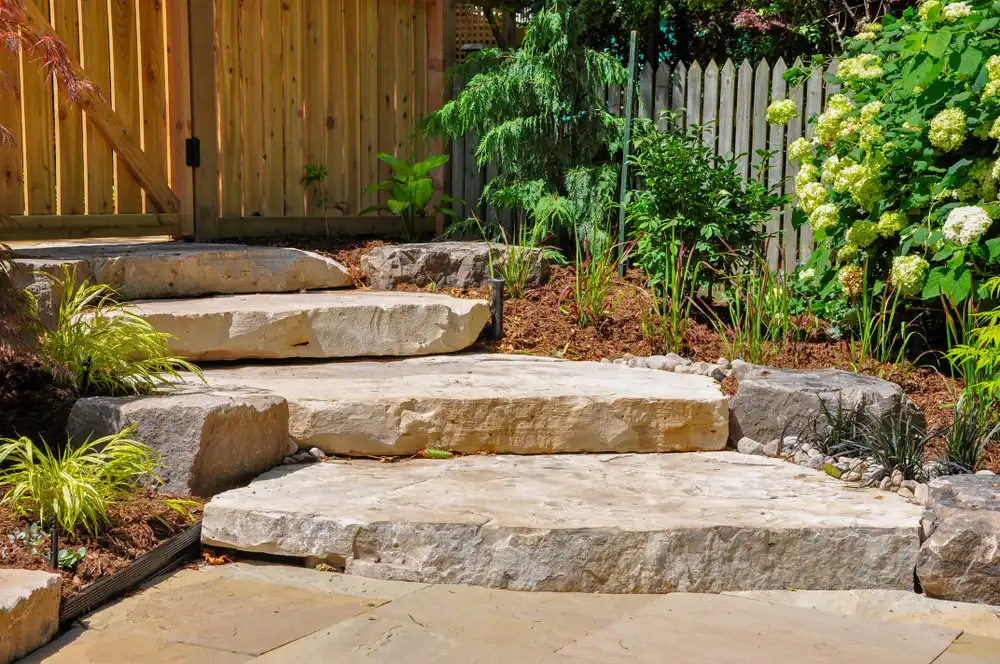 Kámen v zahradě - schody