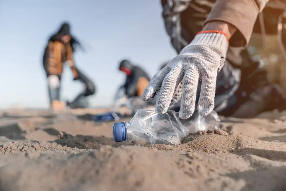 Plasty v oceánu - Odpad z pláží
